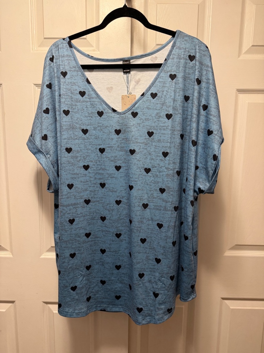 Emery Rose Light Blue V-Neck Heart Print Tunic